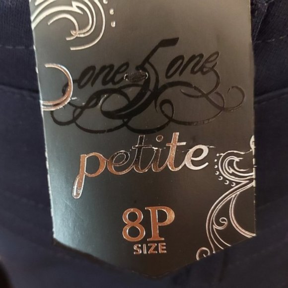 One 5 One Black With Gold Buttons and Attached Slide Belt Capri Size 8P NWT - Picture 5 of 9